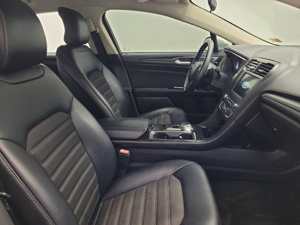 Used 2018 Ford Fusion SE w/ Equipment Group 201A FWD image 21