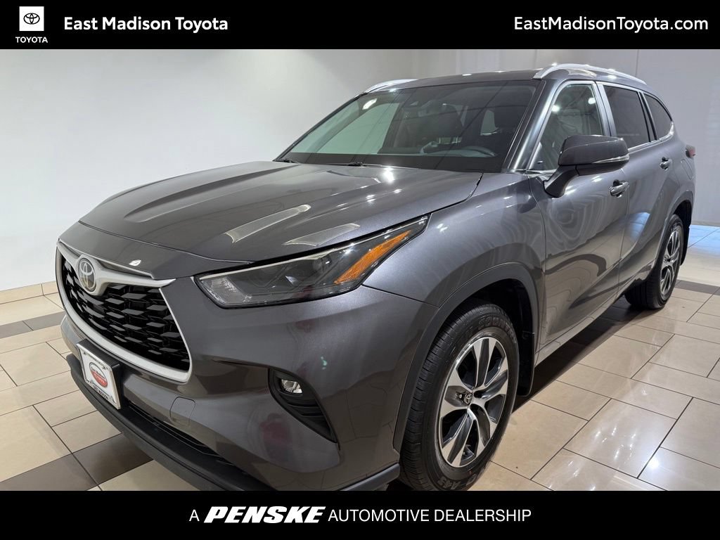 Used 2025 Toyota Highlander XLE AWD/4WD image 1