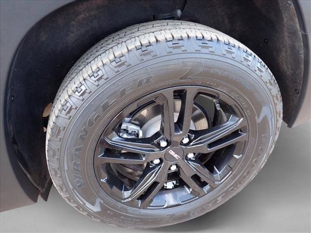 Used 2023 GMC Terrain AT4 AWD/4WD image 7