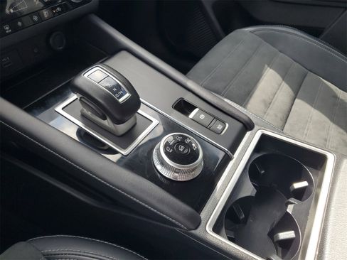 Used 2024 Mitsubishi Outlander SE image 19