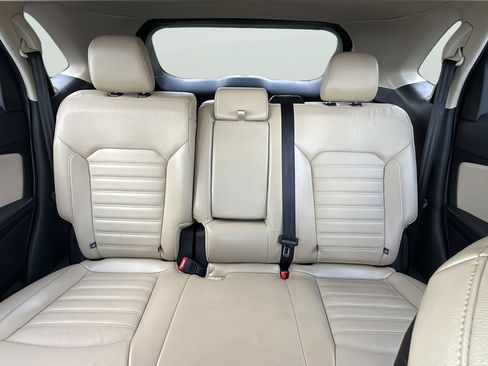 Used 2018 Ford Edge SEL w/ Equipment Group 201A AWD/4WD image 25
