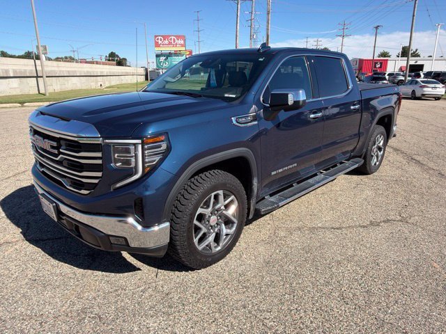 Used 2023 GMC Sierra 1500 SLT w/ SLT Premium Package AWD/4WD image 5