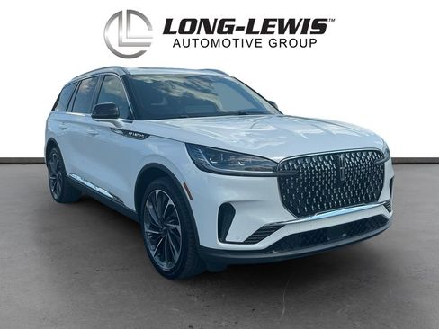 Certified 2026 Lincoln Aviator Reserve AWD/4WD image 10