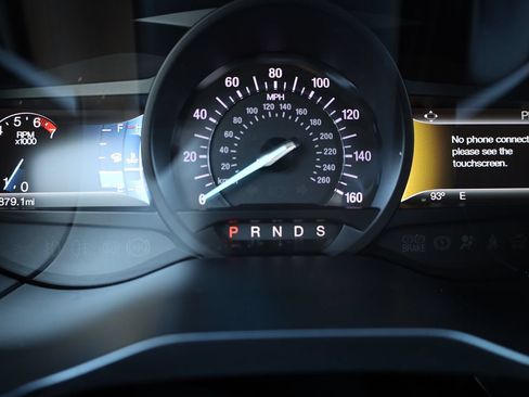 Used 2018 Ford Edge SEL FWD image 26