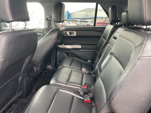 Used 2023 Ford Explorer XLT w/ Equipment Group 202A image 7