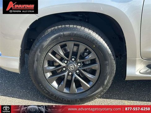 Used 2023 Lexus GX 460 Premium image 11