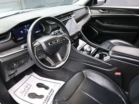 Used 2021 Jeep Grand Cherokee L Limited image 18