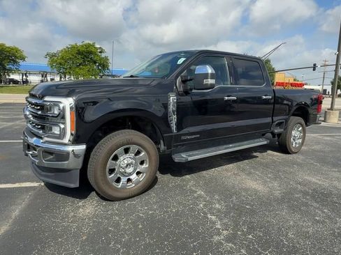 Used 2023 Ford F350 Lariat w/ Chrome Package AWD/4WD image 4