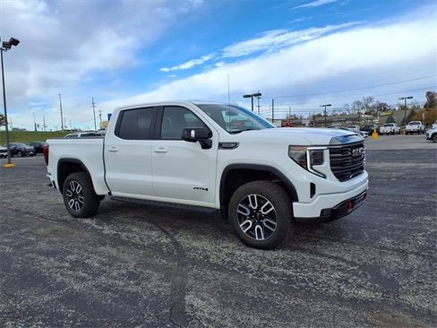 Used 2023 GMC Sierra 1500 AT4 w/ AT4 Premium Package image 4