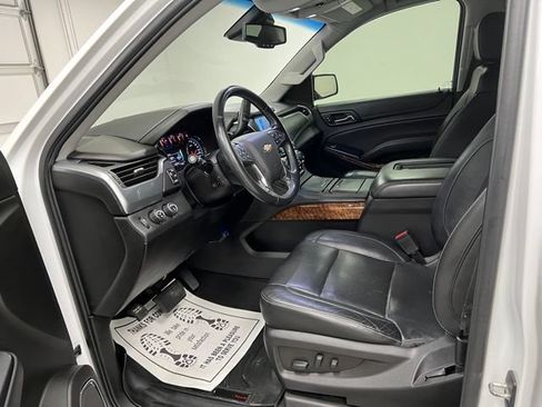 Used 2019 Chevrolet Tahoe Premier w/ RST Edition AWD/4WD image 18