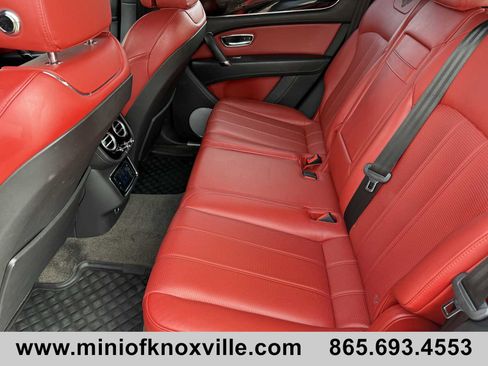 Used 2019 Bentley Bentayga image 31
