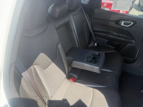 Used 2025 Jeep Compass Trailhawk AWD/4WD image 52