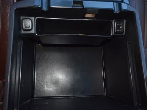 Used 2016 Chevrolet Silverado 1500 High Country image 32