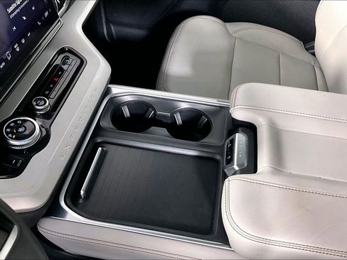 Used 2025 Ford Expedition Active AWD/4WD image 17