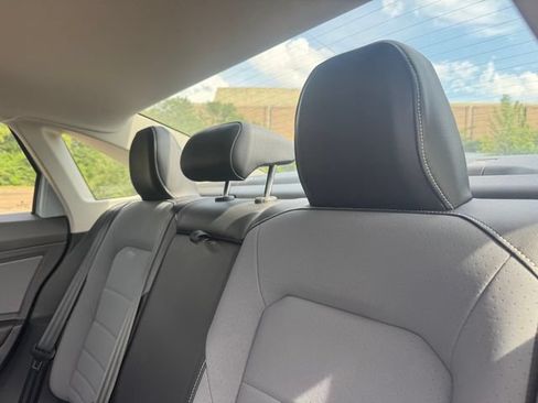 New 2026 Volkswagen Jetta SE FWD image 18