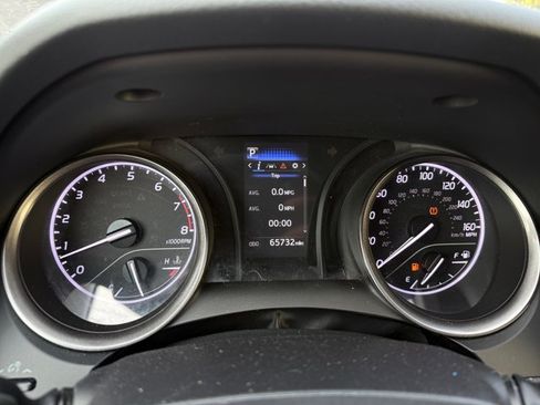 Used 2022 Toyota Camry SE FWD image 9