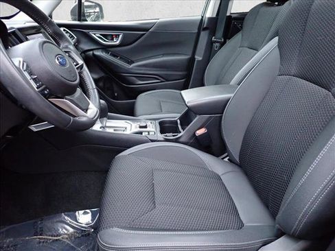 Used 2024 Subaru Forester Premium image 11