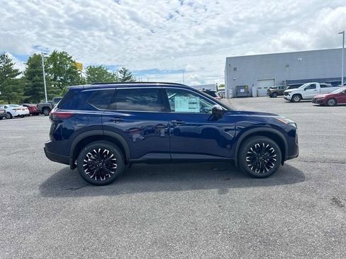 New 2026 Nissan Rogue SV AWD/4WD image 3
