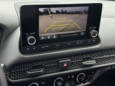 Used 2025 Honda HR-V Sport image 18