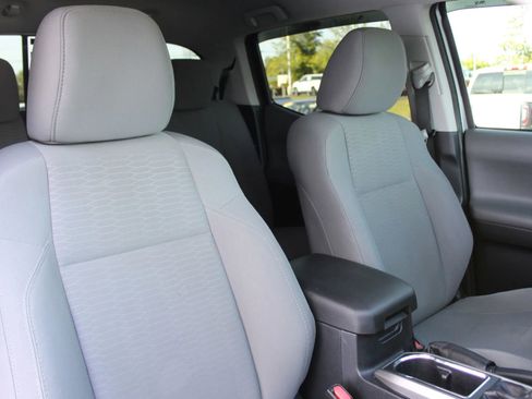 Used 2018 Toyota Tacoma SR5 image 28