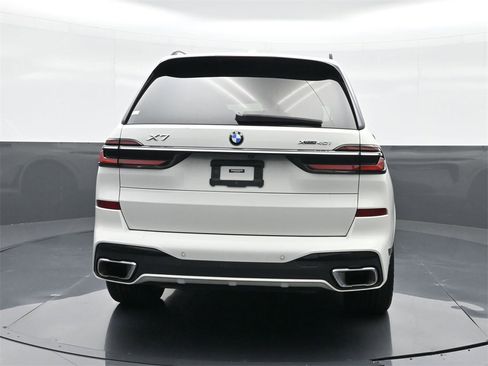 Used 2023 BMW X7 xDrive40i w/ Executive Package image 15