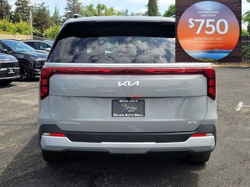 New 2026 Kia Carnival EX FWD image 5