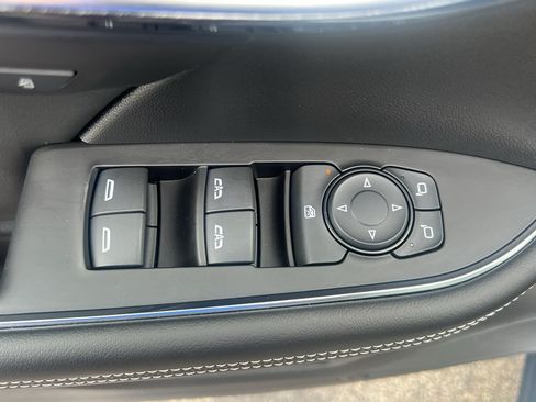 Used 2023 Buick Envision Essence w/ Sport Touring Package AWD/4WD image 12