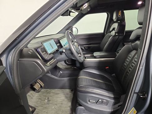 Used 2023 Rivian R1S Adventure image 13