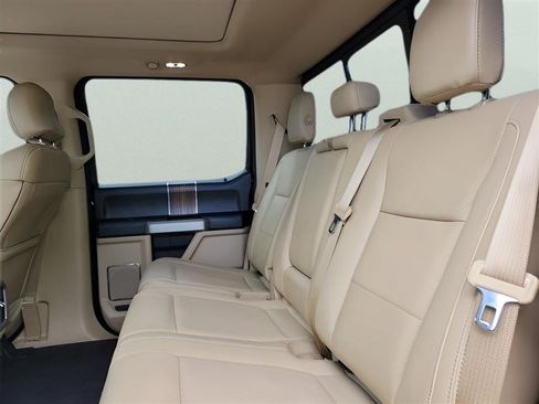 Used 2017 Ford F150 Lariat w/ Equipment Group 502A Luxury AWD/4WD image 10