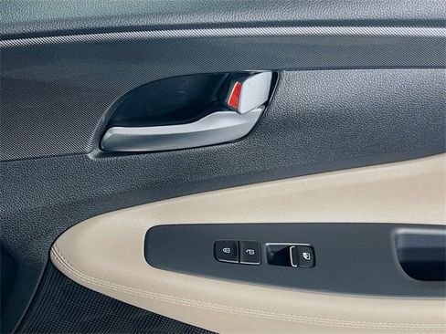 Used 2023 Hyundai Santa Fe SEL w/ Winter Weather Package image 31