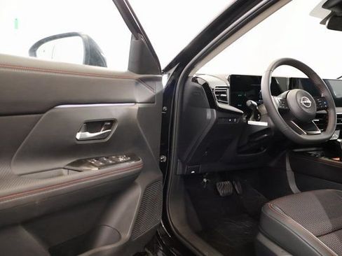 New 2026 Nissan Kicks SR w/ Cold Weather Package FWD image 6
