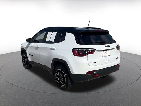 Used 2025 Jeep Compass Trailhawk AWD/4WD image 11