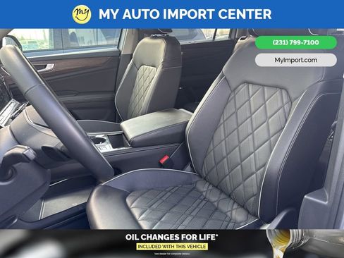 Used 2025 Volkswagen Atlas SEL Premium R-Line image 7