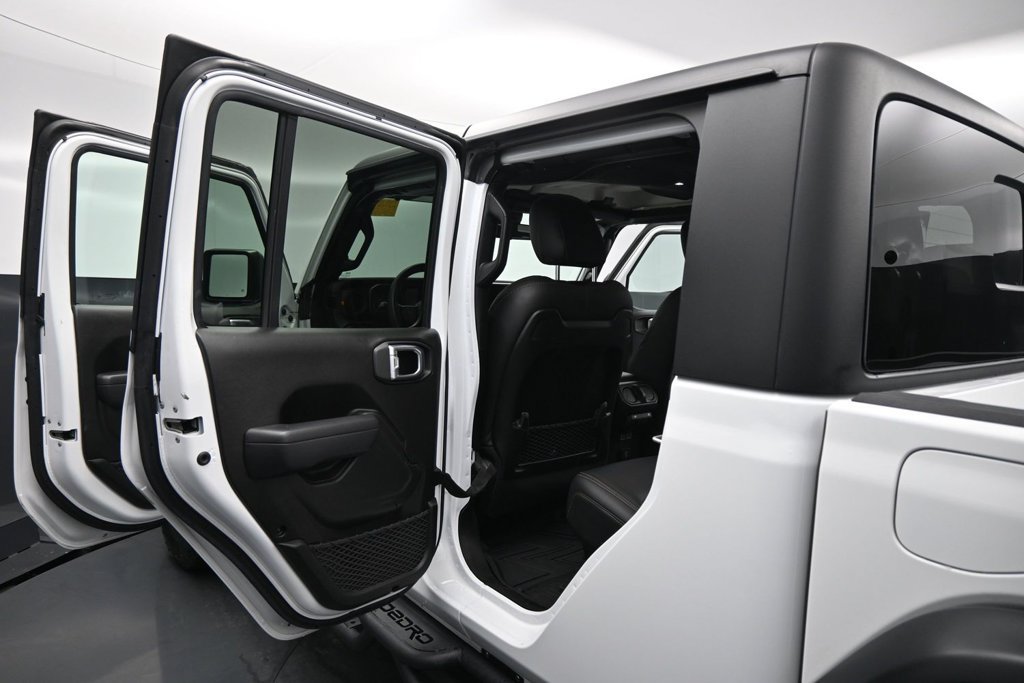 Used 2024 Jeep Gladiator Mojave AWD/4WD image 21