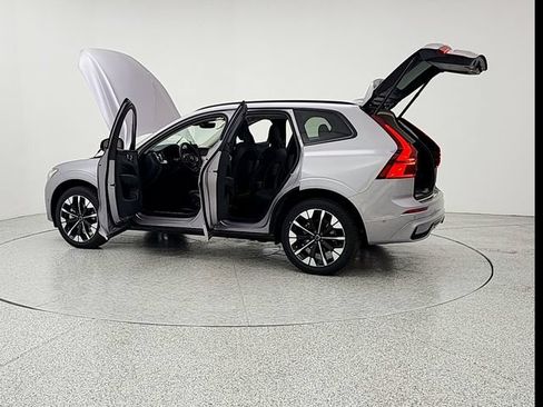 New 2026 Volvo XC60 B5 Plus w/ Protection Package Premier AWD/4WD image 12