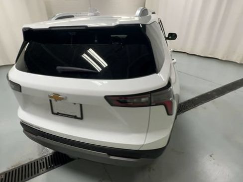 Used 2025 Chevrolet Equinox LT w/ Convenience Package II AWD/4WD image 7