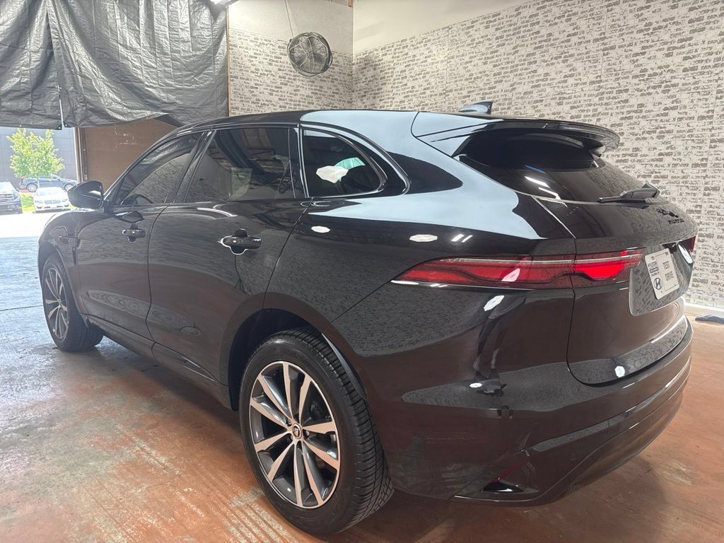 Used 2025 Jaguar F-PACE R-Dynamic S AWD/4WD image 5