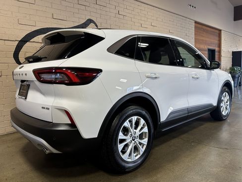 Used 2023 Ford Escape Active w/ Tech Pack #1 image 3