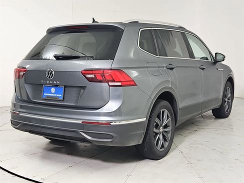 Certified 2022 Volkswagen Tiguan SE image 6