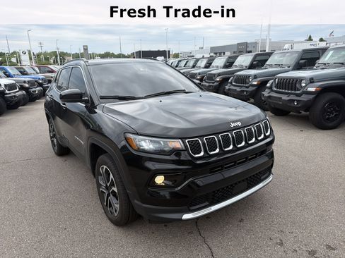 Certified 2023 Jeep Compass Limited w/ Sun and Sound Group AWD/4WD image 12
