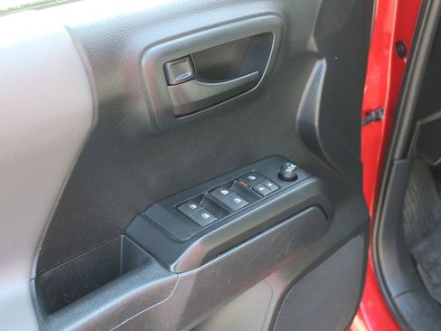 Used 2019 Toyota Tacoma SR image 24