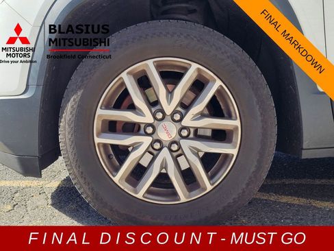 Used 2017 GMC Acadia SLE image 7