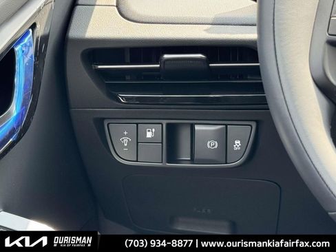 New 2025 Kia EV6 Light w/ Light LR Technology Package image 15