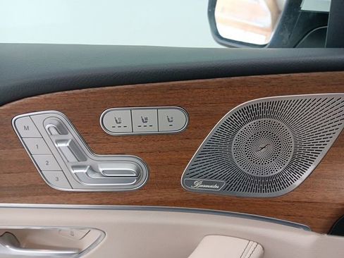 Used 2025 Mercedes-Benz GLS 450 4MATIC image 41