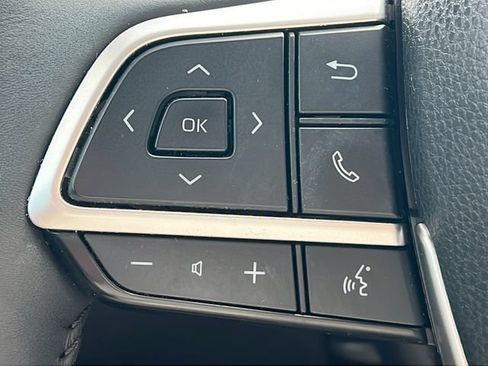 Used 2025 Toyota Grand Highlander AWD image 21