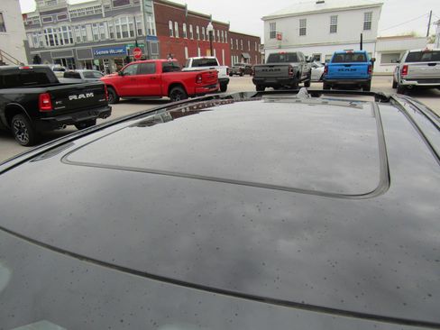 Used 2024 Jeep Wagoneer Launch Edition image 9