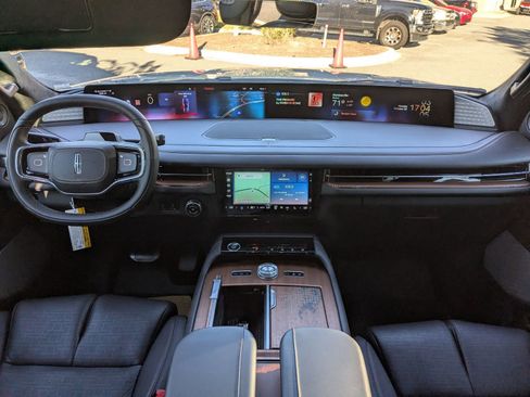 New 2025 Lincoln Navigator L Black Label image 19