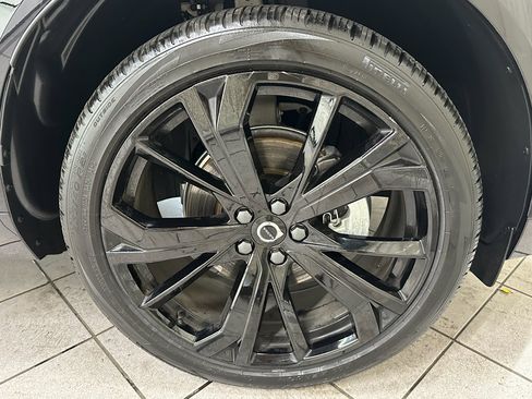 Used 2024 Volvo XC60 B5 Ultimate w/ Protection Package Premier image 13