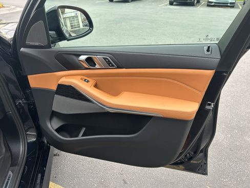 Used 2026 BMW X5 xDrive40i w/ M Sport Package image 17