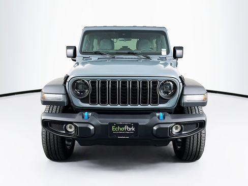 Used 2024 Jeep Wrangler Unlimited w/ LED Headlamp & Fog Lamp Group AWD/4WD image 2